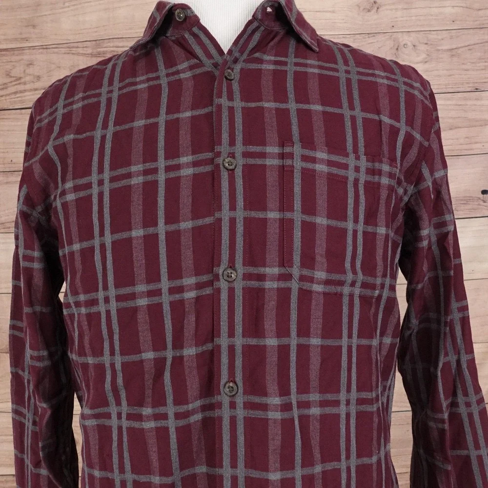 Banana Republic Shirt M Red Plaid Long Sleeve‎ Button-Up Luxe Flannel Camden Fit